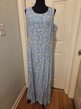 VINTAGE- Betsy's Things Maxi Dress